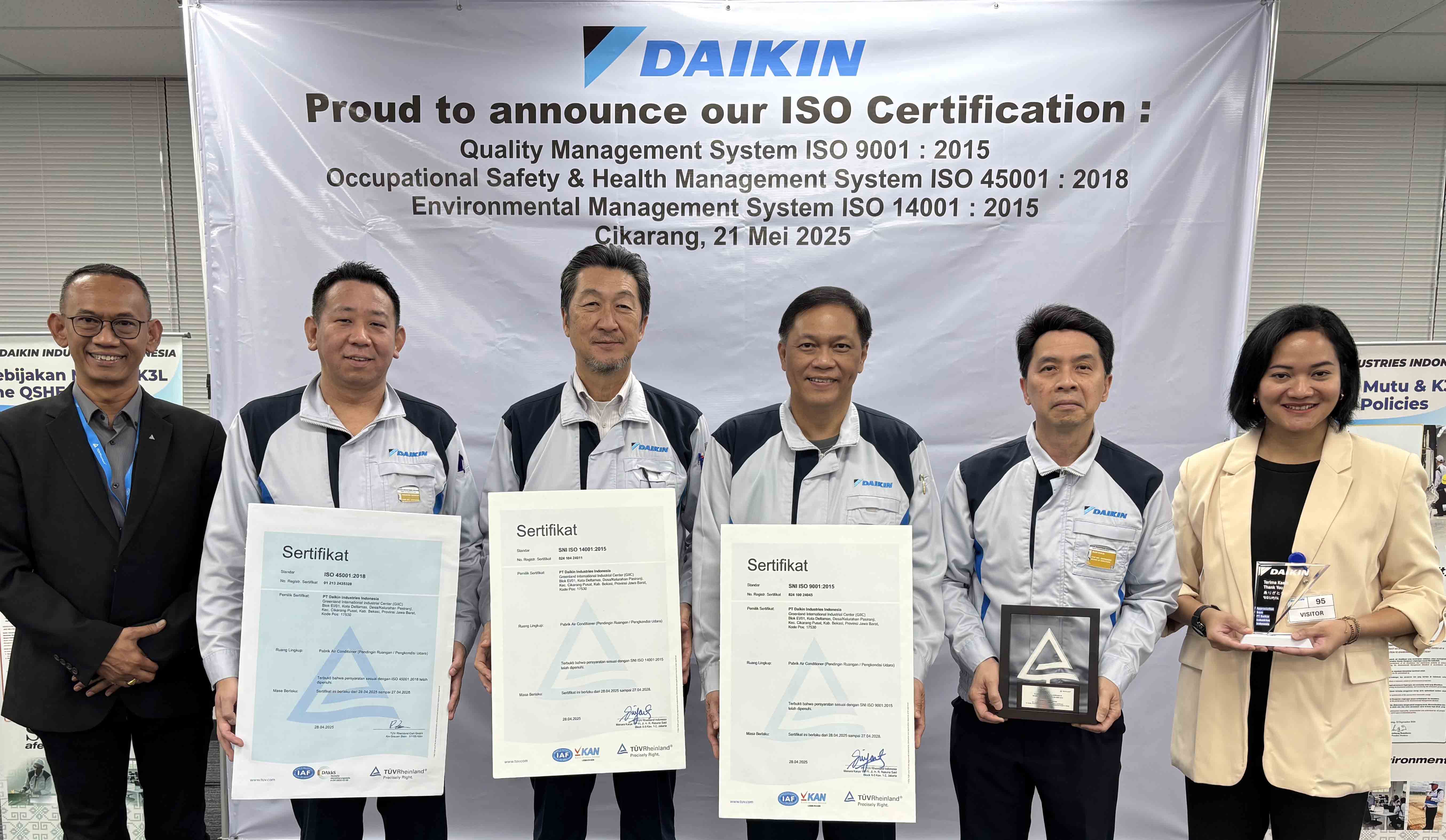PT Daikin Industries Indonesia Raih Tiga Sertifikat  ISO dari PT TUV Rheinland Indonesia